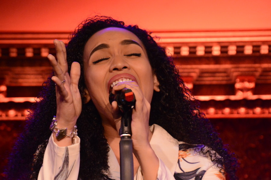 客厅装筒灯还是射灯好 住了这么多年原来我家装错了_开云电竞app下载安装(图2) 开云电竞